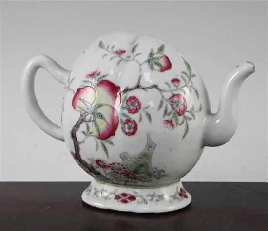 A Chinese famille rose Cadogan wine pot, late 19th century, 14cm, loss to spout